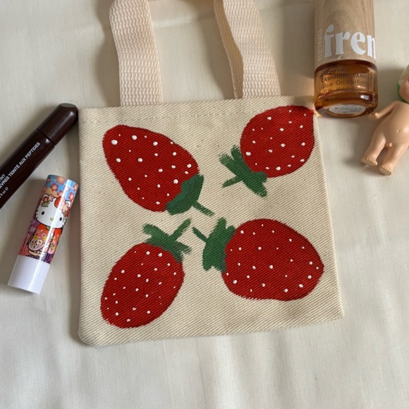 𐙚 Mini Strawberry Hand Painted Tote Bag 🍓 - Picture 3 of 5